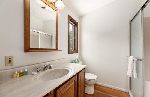 Majestic Escapes Hot Tub Firepit Deck Large Yard - Foto 25