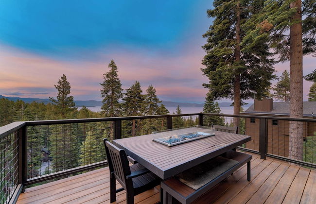 Lake View, Firepit, Game Room Remodeled Lake Tahoe Luxury Cabin by Avantstay - Foto 36