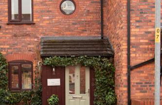 Cosy 4BR house, West Didsbury, bars and restaurants close by, Free Parking, Sleeps 8 - Photo 12