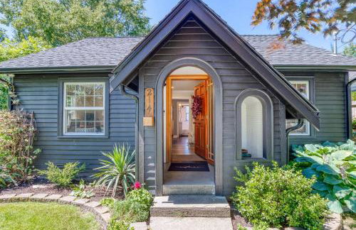 Modern 2 Bedroom Farmhouse Cottage with Hot Tub in Snohomish - Foto 1