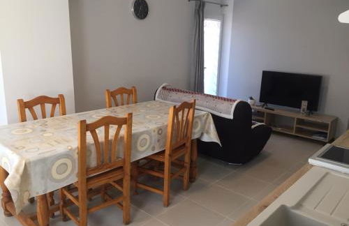 Le bélier 2nd étage avec balcon au centre ville d'Embrun climatisé - Photo 14