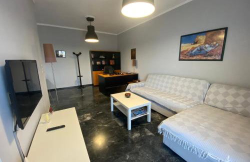 City View Apartment - Photo 5