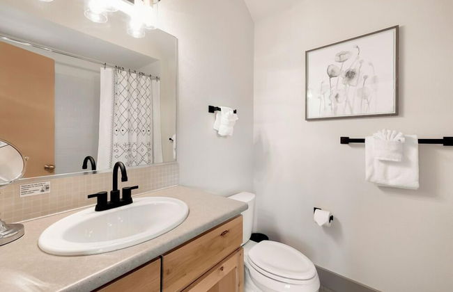 Hip Old Town North Gem! Near Breweries and River! - Foto 18