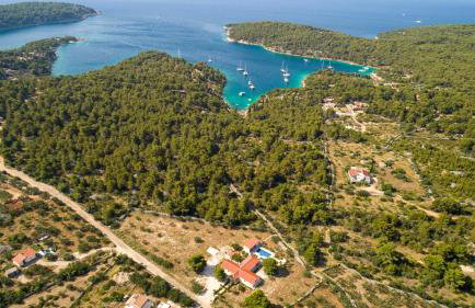 Luxury Villa Nature with heated private pool, sauna & fire pit, a short walk to the beach - Photo 29