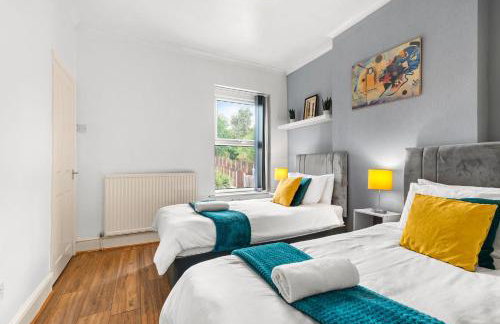 HILLTOP PLACE SUITES 5 beds for CONTRACTORS and FAMILIES near MEADOWHALL with FREE PRIVATE PARKING - Foto 13