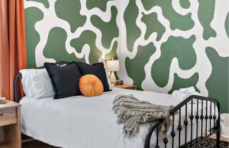 *NEW* Charm on Church ~ Cozy, Modern, Downtown Apt - Foto 32