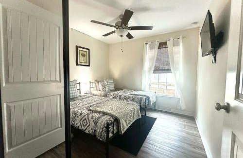 Close to Downtown, Beaches, and NAS! - Photo 34