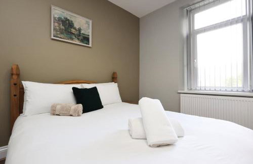 Modern Comfort 4 Bedrooms and Great Location - Foto 39