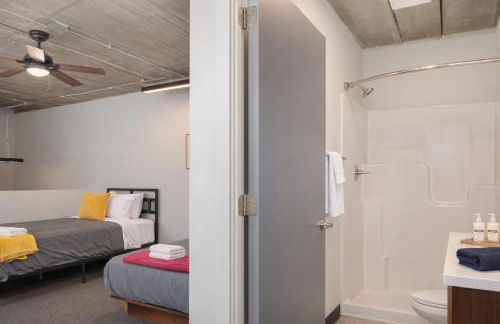 Downtown Appleton Condo 2 Bedroom Loft Sleeps 6 - Foto 9