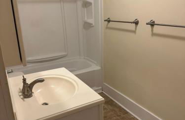 Roosters Crow Apartment Upper Level - Foto 5