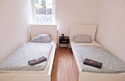 City Apartment - Photo 5