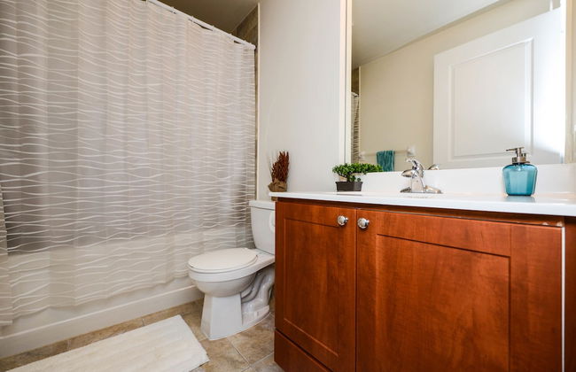 Sarkar Suites - 330 Burnhamthorpe Road - Photo 23