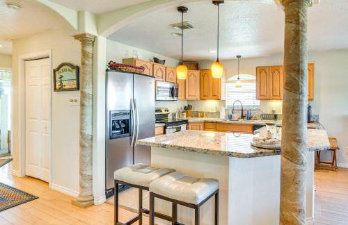 Intracoastal Views and Deck Surfside Beach Home - Foto 11