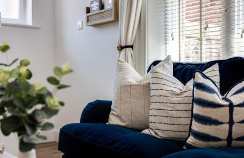 Hidden Gem Hideaway w/ Free Parking - Photo 5