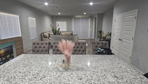 Modern Desert Retreat w AC & Mountain Views - Foto 2