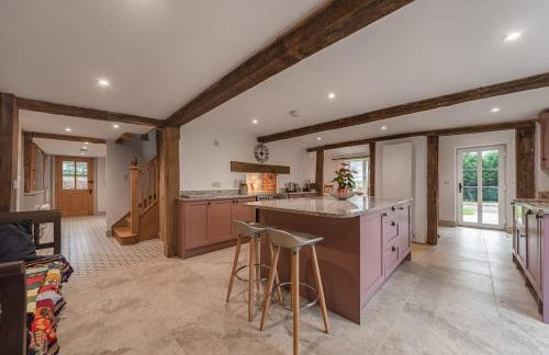 Luxury country oak beamed peaceful retreat - Photo 31