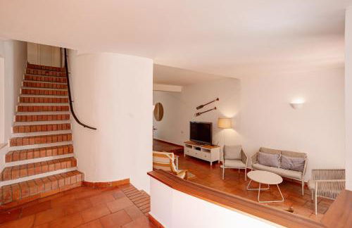 Moradia Tradicional no centro a 100m da Praia - Foto 38