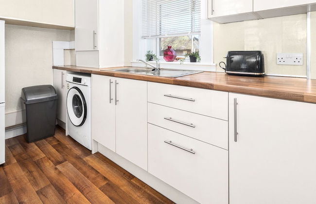 One Bedroom Apartment by Klass Living Serviced Accommodation Hamilton - Back'O'Barns Apartment With WiFi - Photo 6