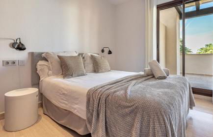 VACATION MARBELLA I Private HEATED Swimming pool, Walking distance to Puerto Banus, Security 24-7, BBQ, WiFi - Photo 23