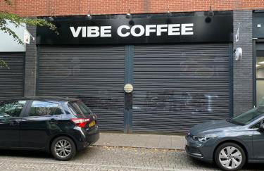 Cheerful 4-bedroom house with multiple car parking - Foto 46