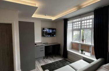 Resilets - Mood Studio 2 - Central Modern 2 Bed - Photo 1