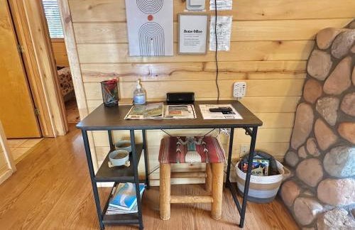 Western theme! Amazing Spa, Fireplace and Deck! - Foto 25