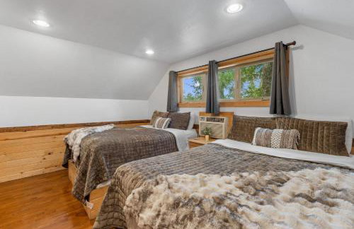 Trails End Cabin with a hot tub fire pit & indoor pool - Foto 30