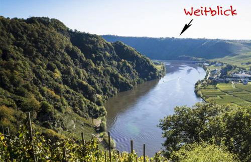 Ferienhaus Weitblick, Piesport, Traumblick von 2 Balkonen auf die Moselschleife - Foto 21