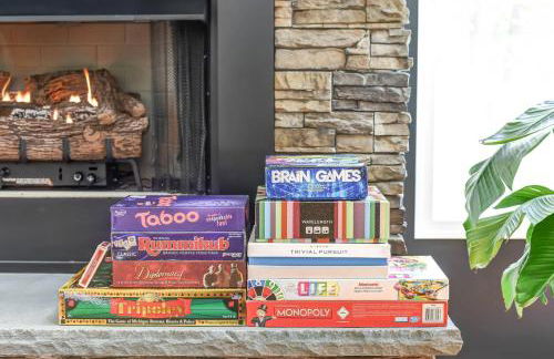 Luxury Mountain Retreat - 4 King Suites & Hot Tub - Photo 13