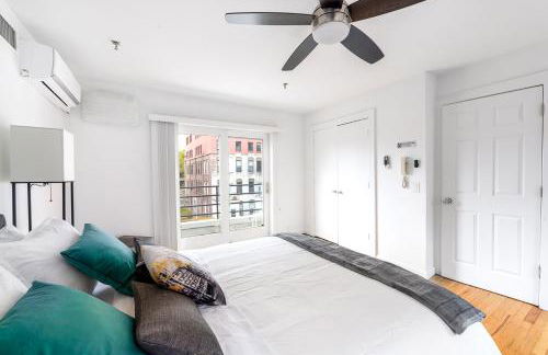 Modern 3BR Townhouse with Private Rooftop & Parking Minutes to NYC - Foto 19