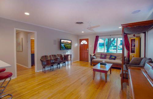 South Central, Barton Springs, Broken Spoke & much more, Dogs ok, 4 bedroom-3bath - Foto 6