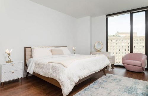 Back-Bay 2BR Condo w Roof top Gym Parking - Foto 26