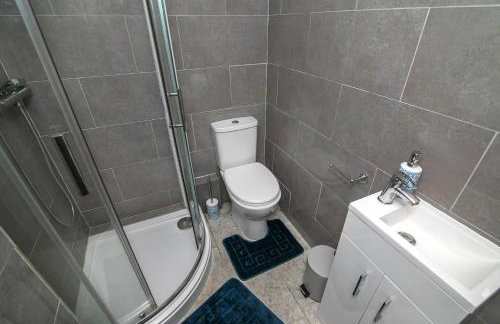 Sittingbourne Lodge, free car park - 4 Cars - Photo 27