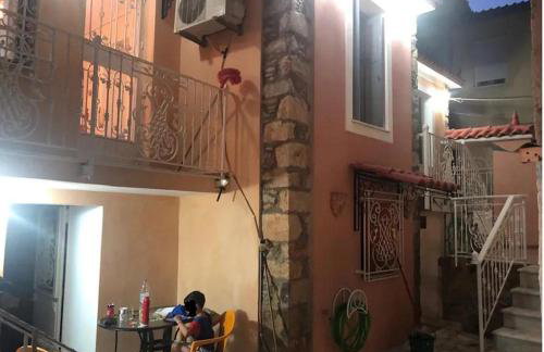 Γαλήνιο σπίτι σε χωριό - Photo 2