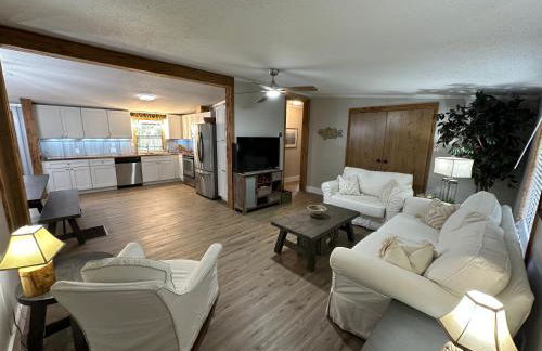 Waterfront Canal in Satsuma Florida - Foto 1