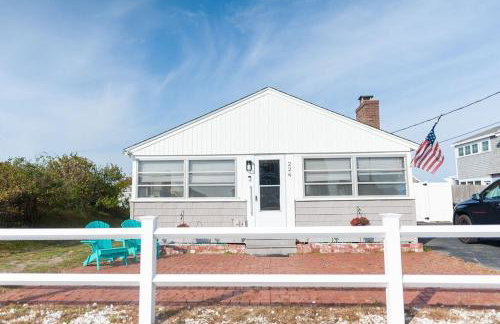 Dog-Friendly Cottage with Backyard & Beach Vibes! - Foto 36