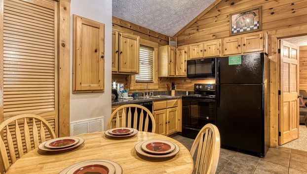 Er301 - Eagle's Hideaway - Great Location! Close To All The Action! 2 Bedroom Cabin by RedAwning - Foto 2, Habitación