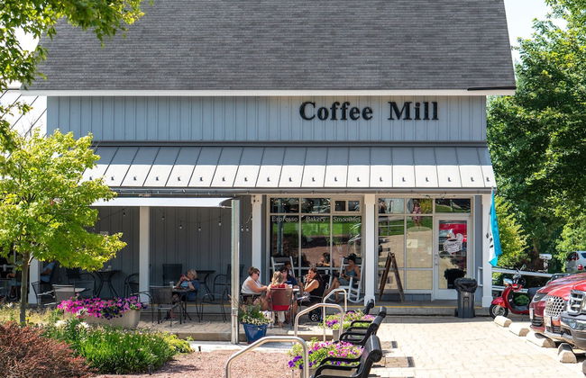 Heaven on Earth! 2 BDR Fontana Flat, Walk to Lake - Photo 38