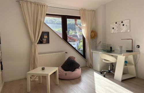 Dachwohnung mit Blick auf den Wagenberg - Foto 2