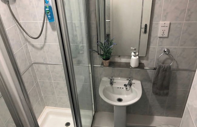 Stunning Beach Front Apartment in Caswell Swansea - Photo 6