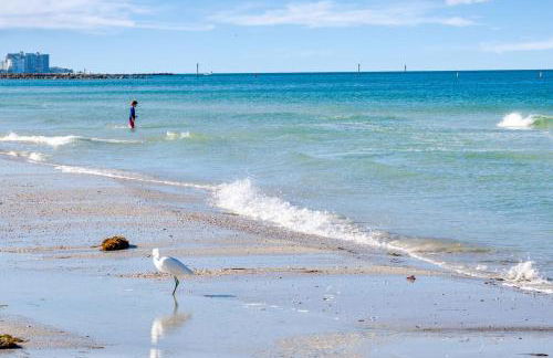 Clearwater Beach Waterfront Modern Villa 4BD 2BIG OPEN LOFT 4BT with Pool Boat Deck Sleep 15 - Foto 65