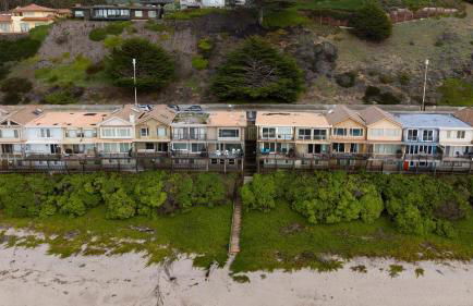 Oceanfront La Selva Beach Home w Fireplace Views Direct Beach Access Sand Castle by AvantStay - Foto 35