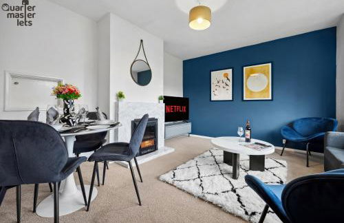 2 Bedroom Bungalow with Parking that Sleeps 6 - Photo 1