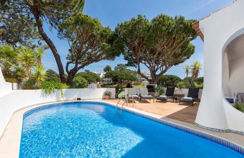 Villa Carlos - Photo 1