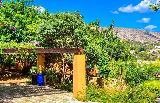 Chloe Seafront Villa - Photo 29