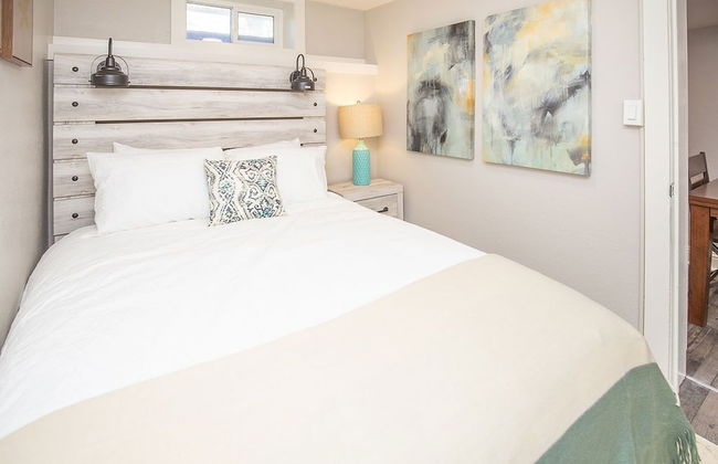 Cozy Retreat | Walk to Unc | Free Cruiser Bikes - Foto 3