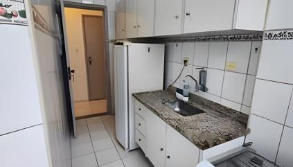 Ótimo APTO-Uma Quadra da Praia no bairro do Boqueirão em Santos - Foto 2