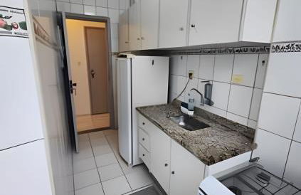 Ótimo APTO-Uma Quadra da Praia no bairro do Boqueirão em Santos - Foto 2