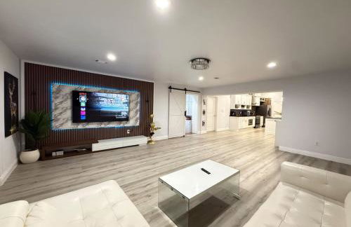 Beach 6BR Pool BBQ 5 Min to Beach Sleep 14 - Foto 19