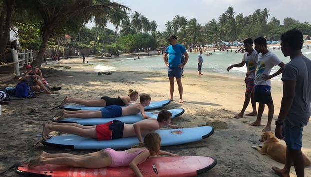 Arugam Bay Beginners' Surfing Class - Foto 2